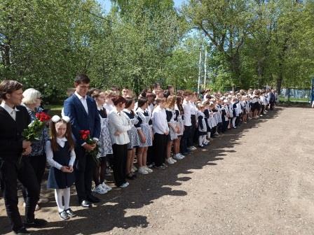 Открытие мемориальной доски Березину В.А.,погибшем при выполнении боевой задачи в зоне  СВО.